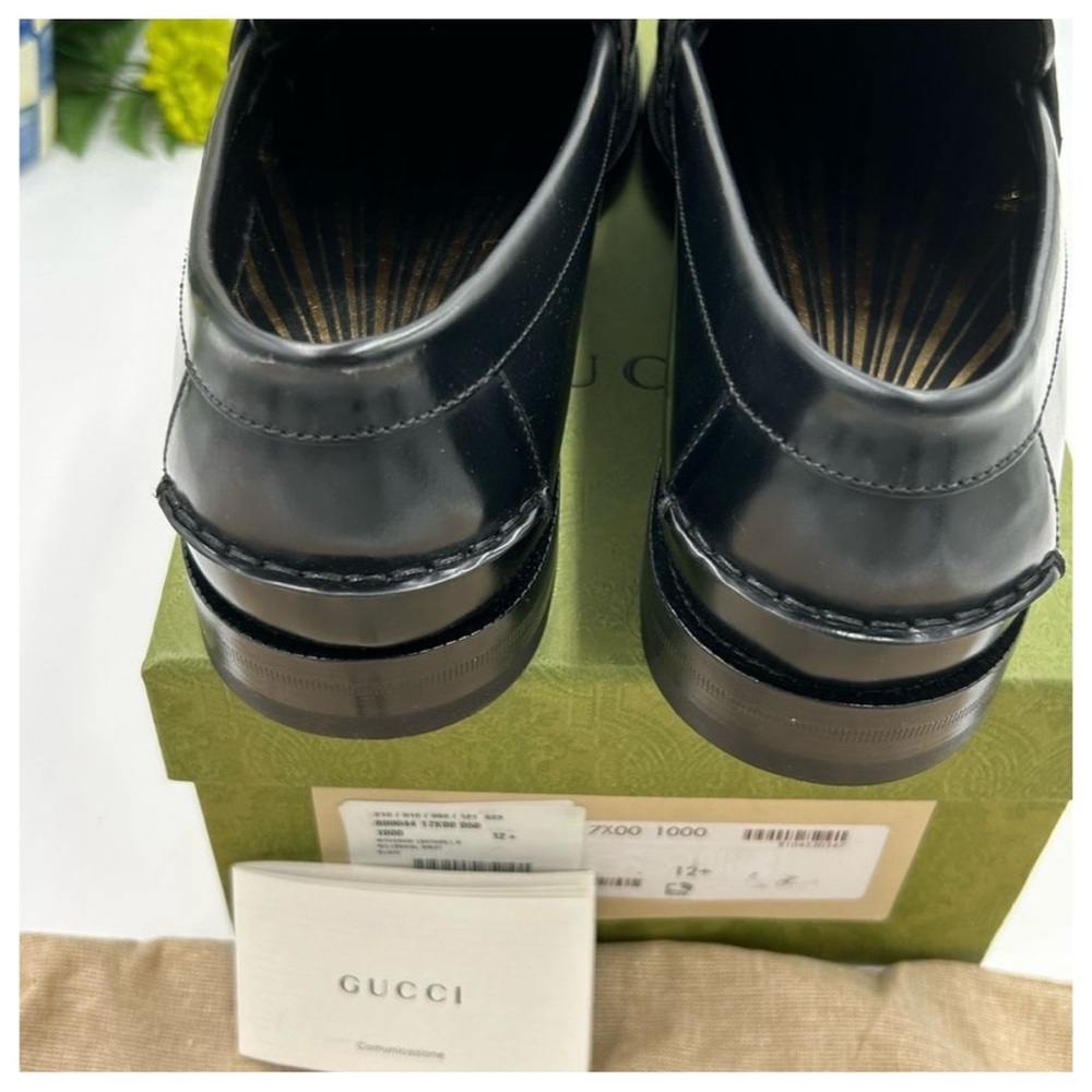 Gucci gold logo embellished leather loafers size 12.5 made in
Italy - Picture 5 of 8